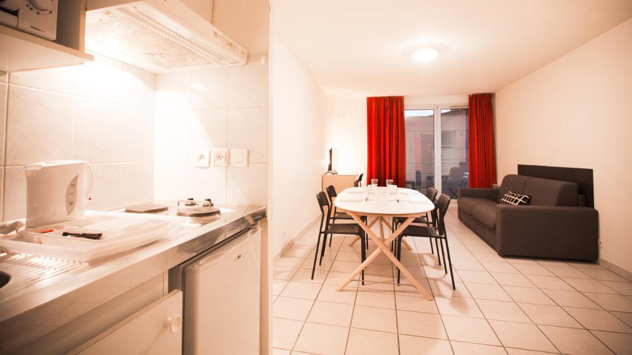 One-Bedroom Apartment,749554595:JPEG